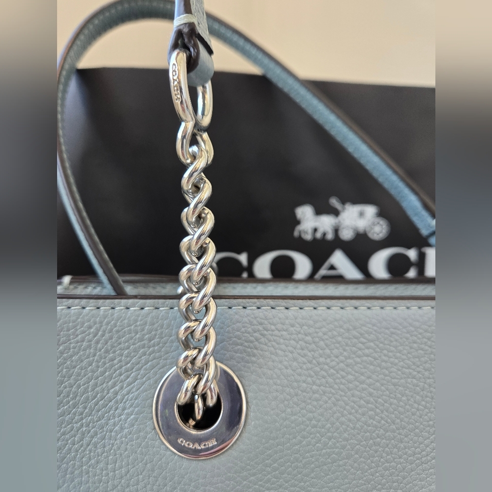 COACH 2021 Turnlock Pebbled Leather Chain Tote Sage Blue with Dust Bag 57107 - Picture 12 of 14
